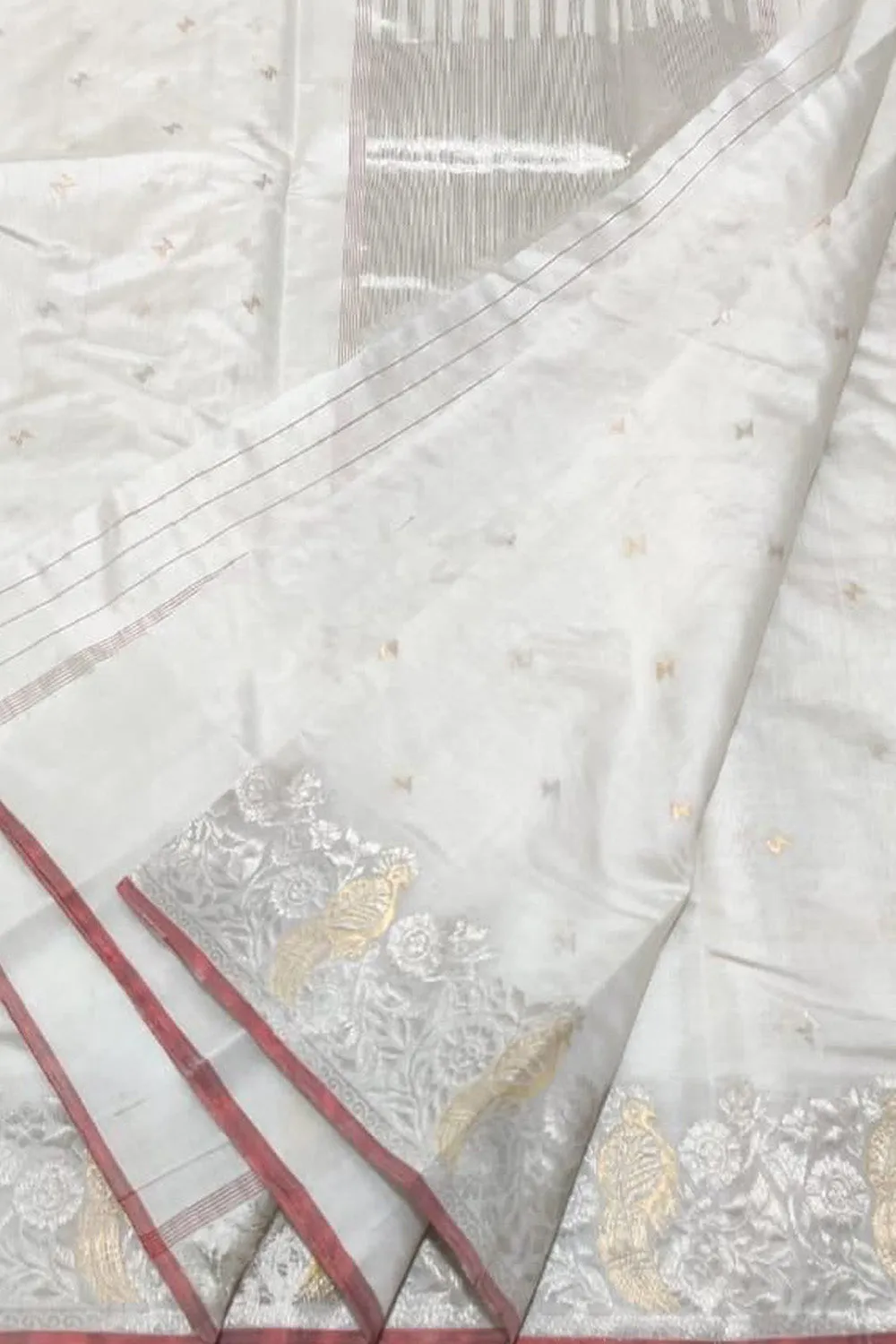 Chic Off White Chanderi Silk Saree - Handloom Elegance