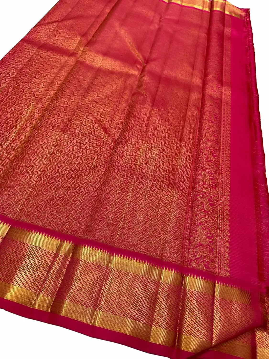 Elegant Off White Silk Saree with Handloom Kanjeevaram
