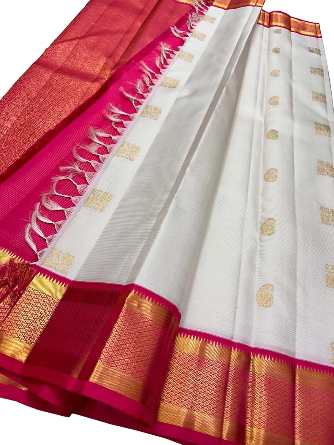 Elegant Off White Silk Saree with Handloom Kanjeevaram