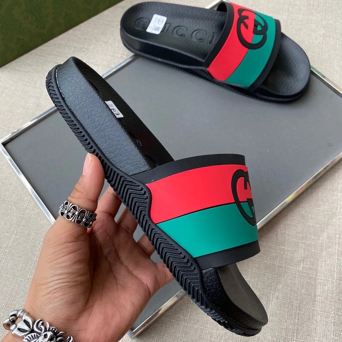 MSE049 GG Men's Slippers / Size6-12